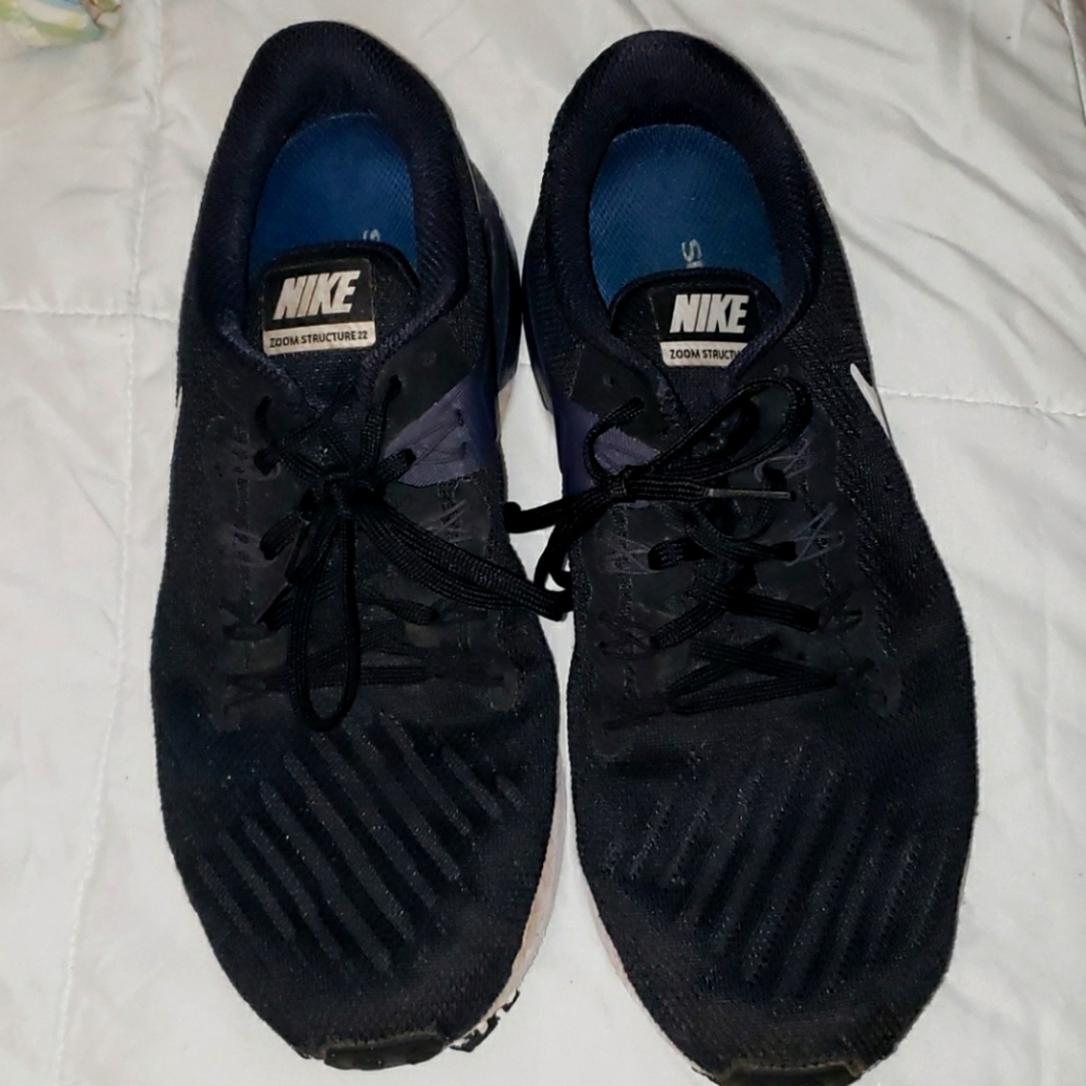 Nike Zoom Structure 22